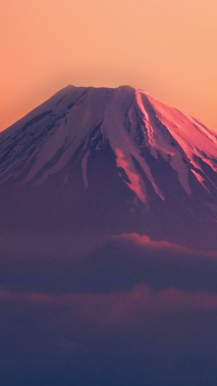 Обои гора Фудзи, стратовулкан, послесвечение, гора, вулканического рельефа в разрешении 720x1280