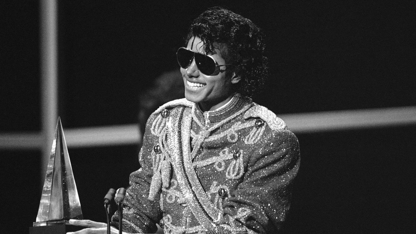 Обои очки, солнечные очки, монохромный, Представление, стиль в разрешении 1366x768