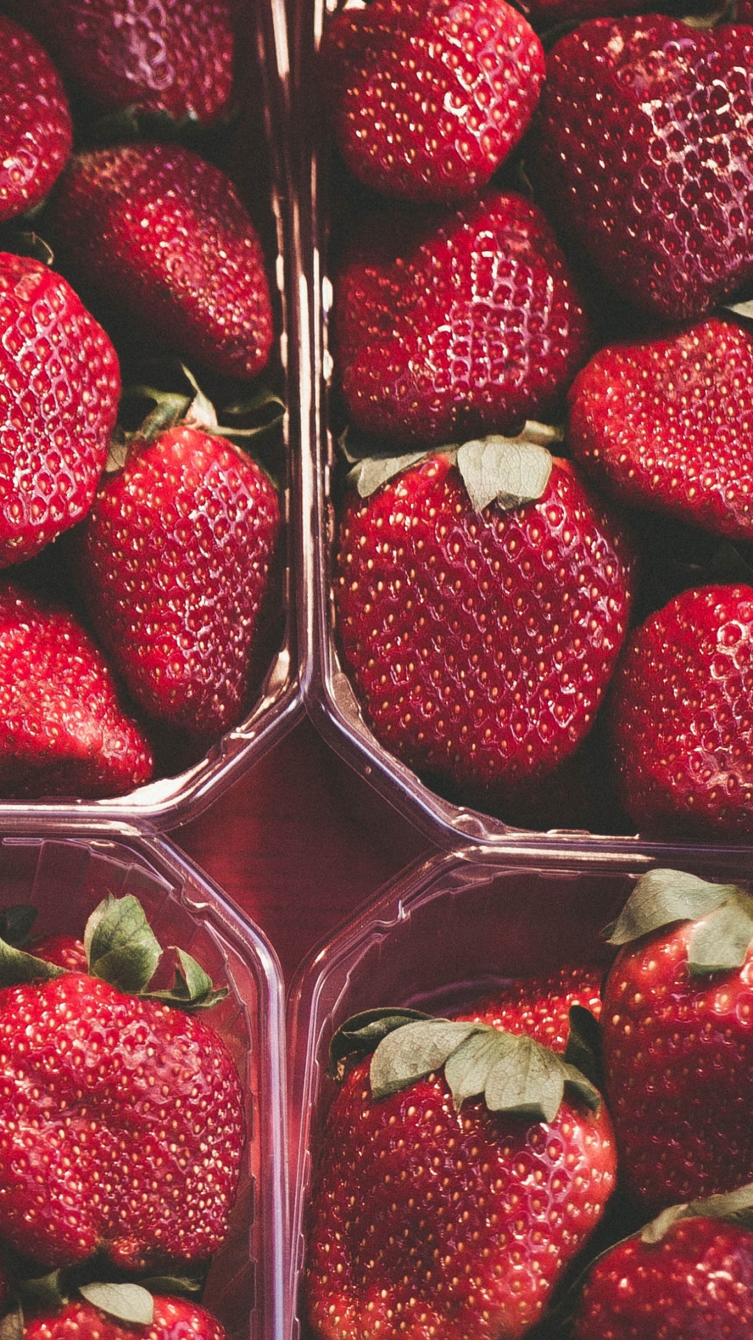 Обои клубника, сок, фрукты, природные продукты, пища в разрешении 1080x1920