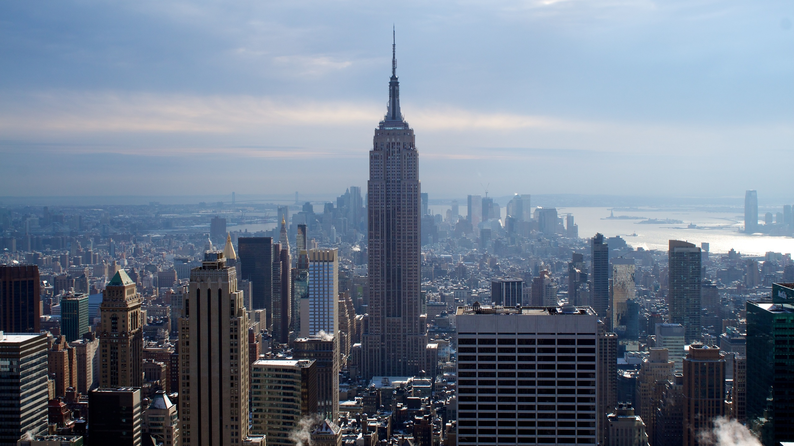 Обои Нью-Йорк, Эмпайр Стейт Билдинг, небоскреб, город, городской пейзаж в разрешении 2560x1440