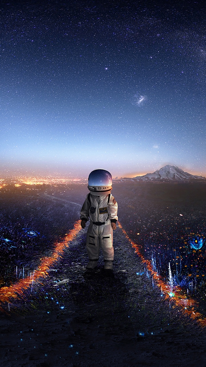 Обои астронавт, космическое пространство, ночь, атмосфера, горизонт в разрешении 720x1280