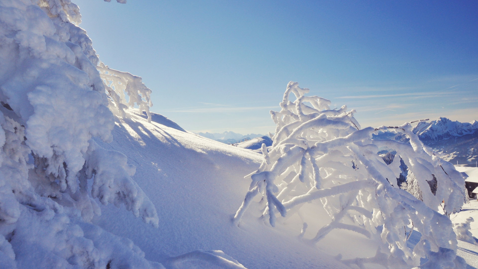 Обои снег, горный рельеф, гора, горный хребет, массив в разрешении 1920x1080