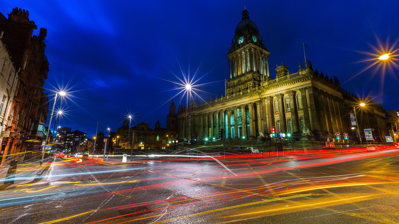 Обои здание, ориентир, ночь, городской район, город в разрешении 1366x768