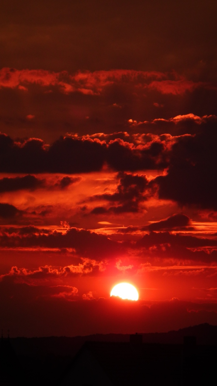 Обои красный цвет, горизонт, красный облачное небо, вечер, послесвечение в разрешении 720x1280