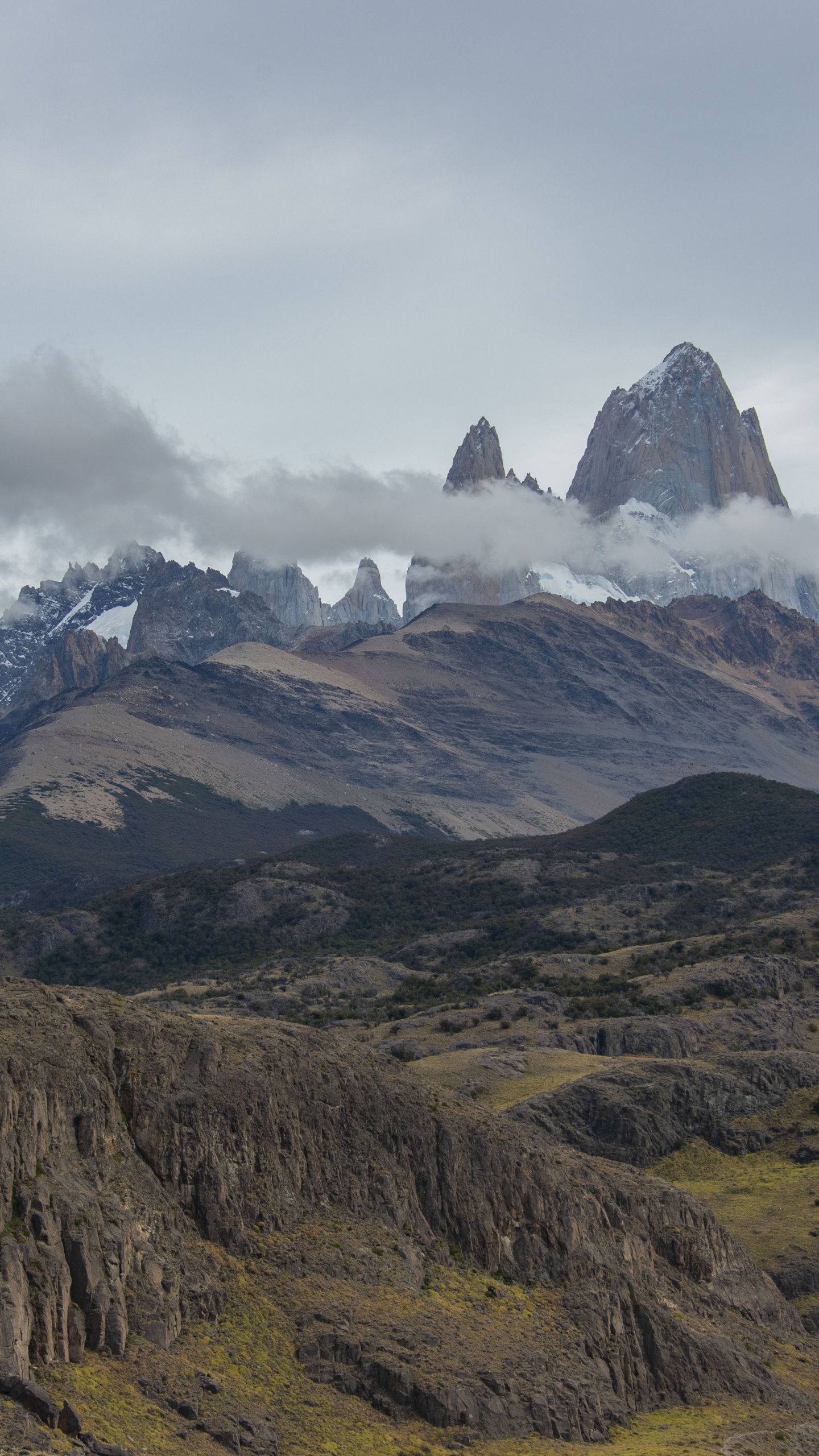 Обои горный хребет, горный рельеф, гора, нагорье, хребет в разрешении 1440x2560
