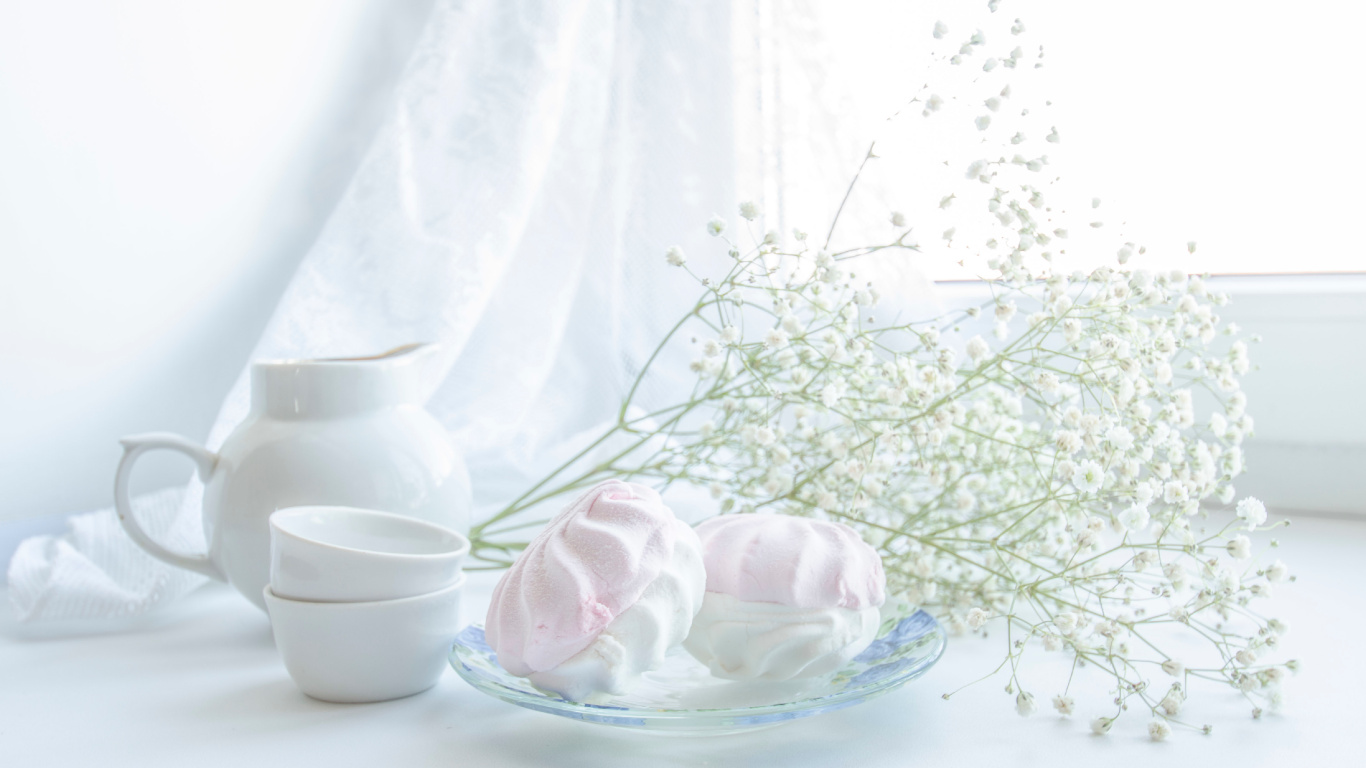 Обои ваза, дизайн, белые, ткань, натюрморт в разрешении 1366x768