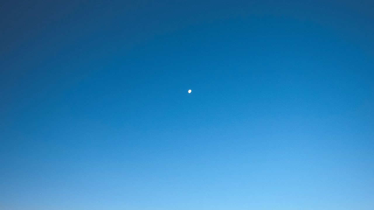 Обои горный портрет пейзаж, цветной, гора, атмосфера, природный ландшафт в разрешении 1280x720