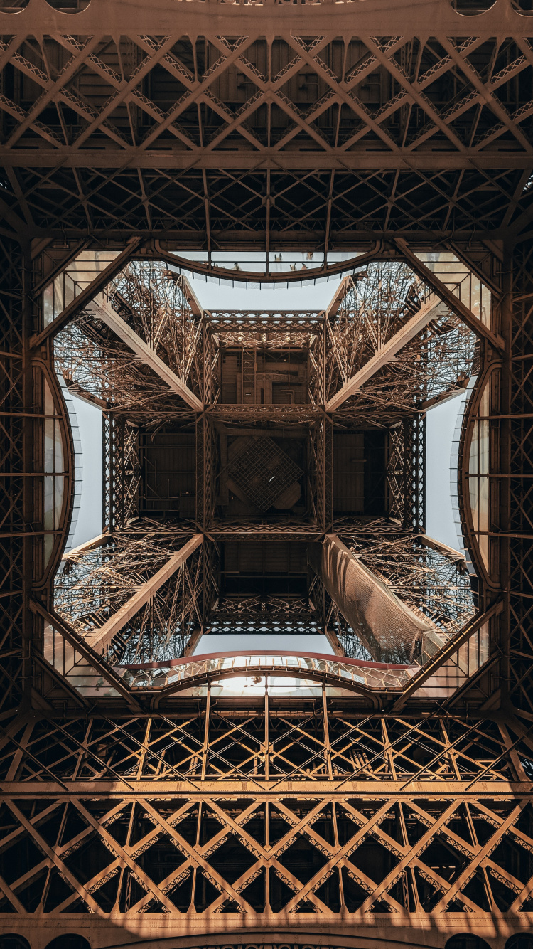 Обои Эйфелева башня, вышка, архитектура, симметрия, железо в разрешении 750x1334