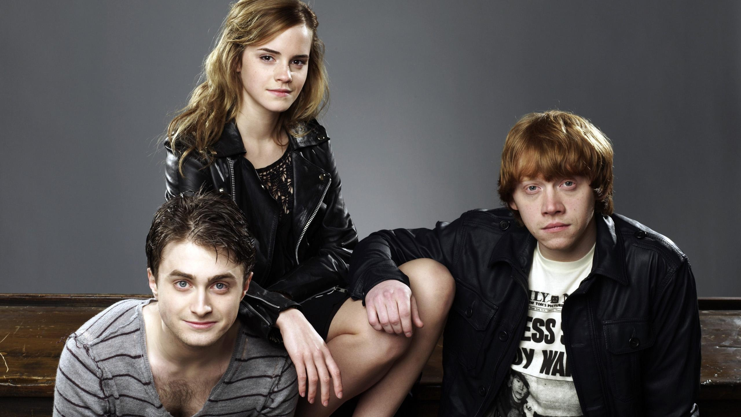 Обои Эмма Уотсон, Дэниел Редклифф, Рон Уизли, Гермиона грейнджер, Гарри Поттер в разрешении 2560x1440