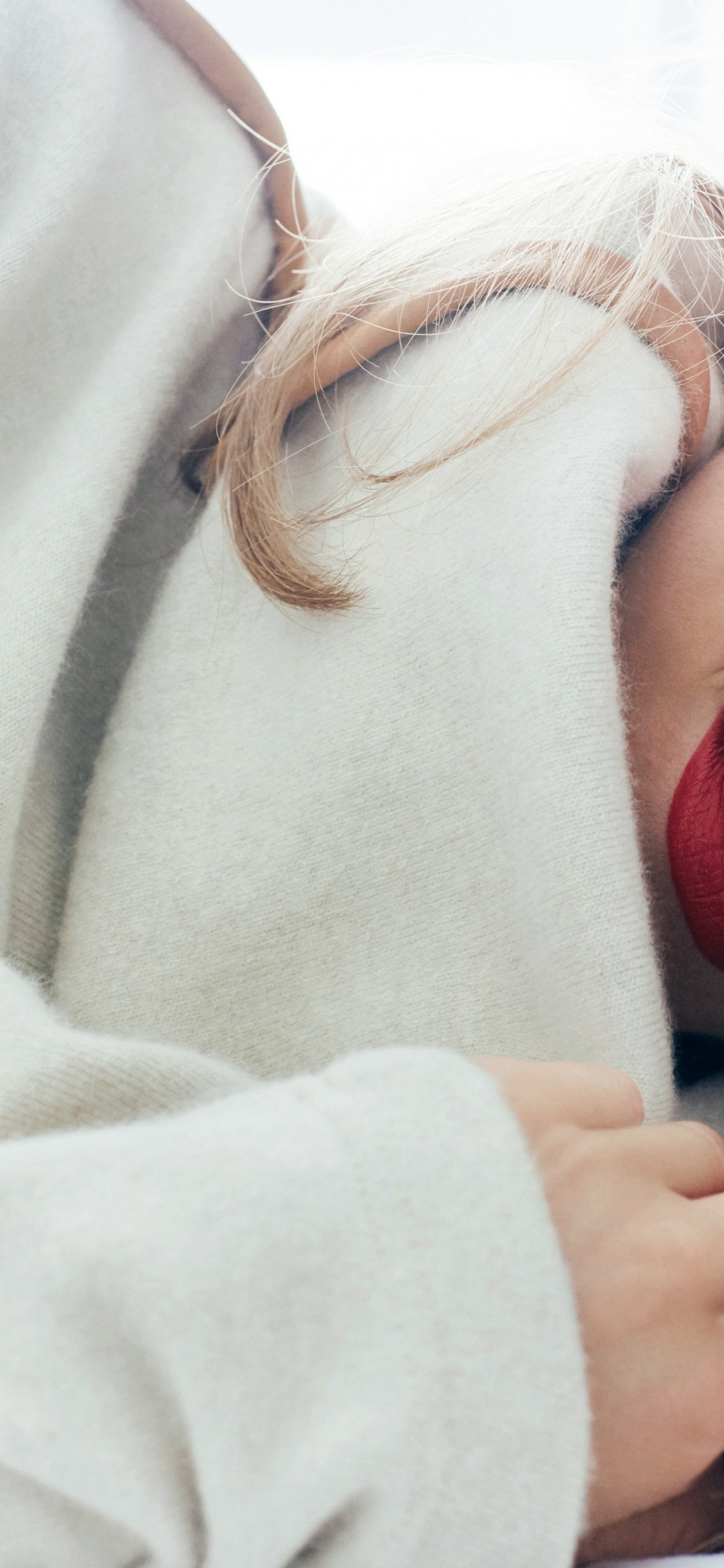 Обои Аманда Сейфрид vogue, мода, щека, кожа, голова в разрешении 1125x2436