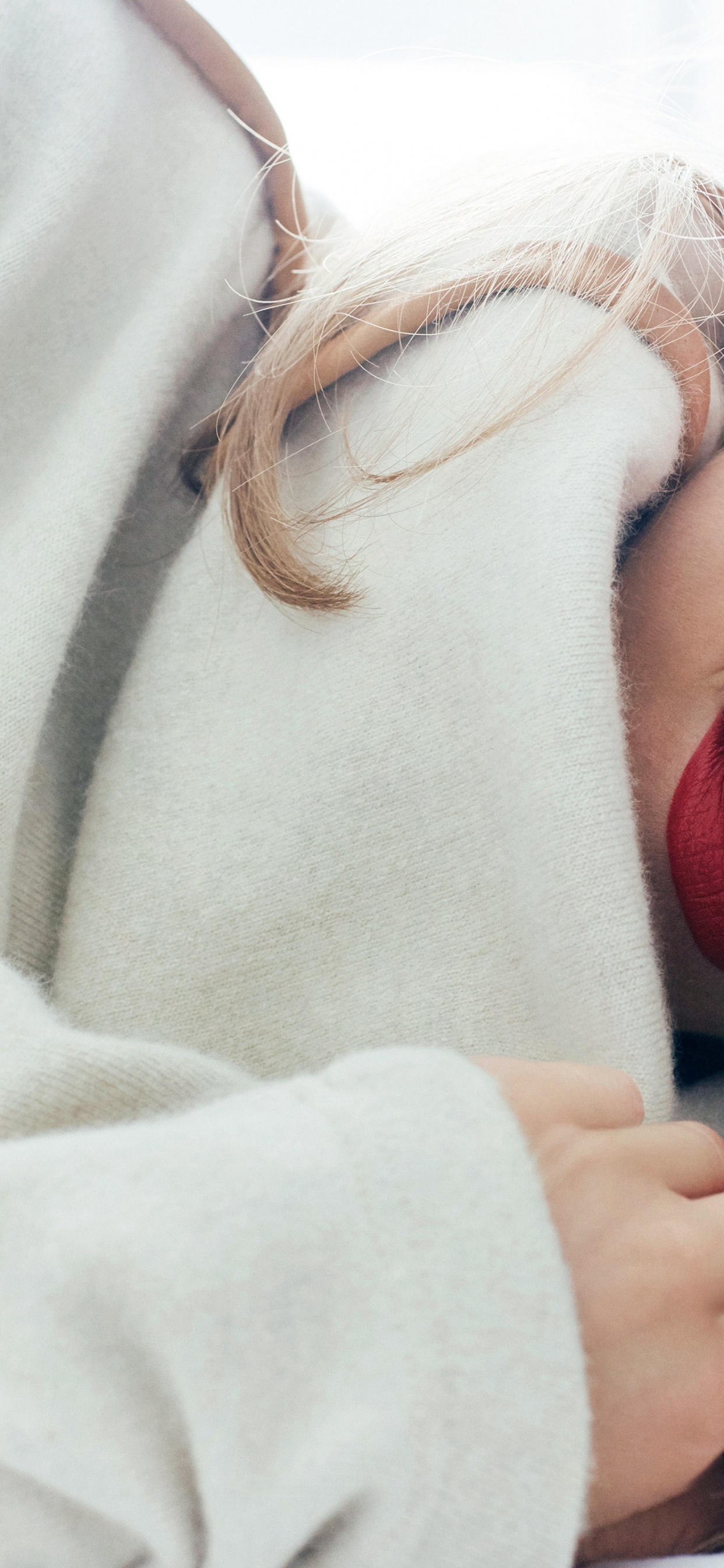 Обои Аманда Сейфрид vogue, мода, щека, кожа, голова в разрешении 1242x2688