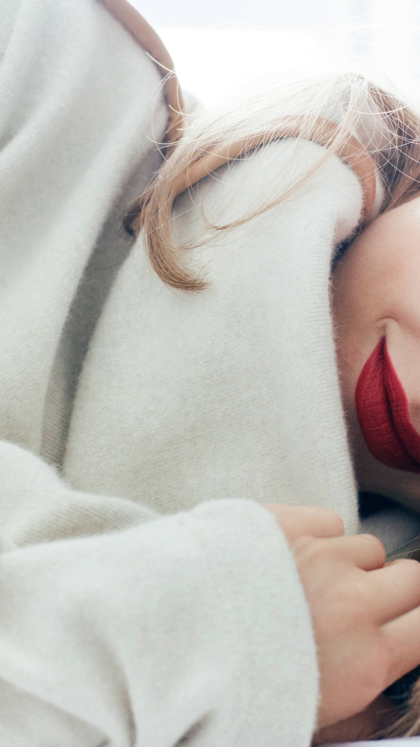 Обои Аманда Сейфрид vogue, мода, щека, кожа, голова в разрешении 1440x2560