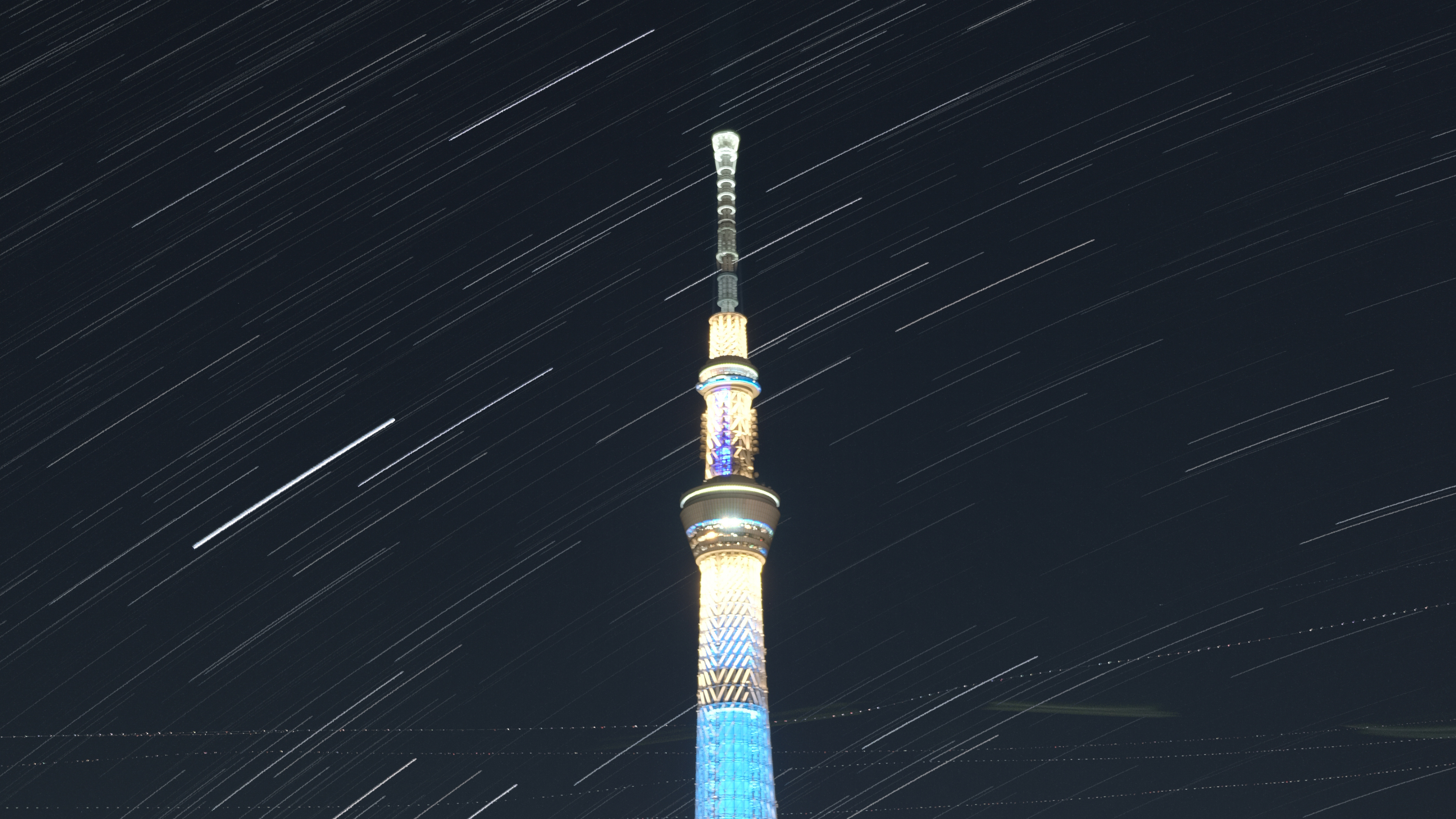 Обои ночь, вышка, архитектура, ориентир, город в разрешении 3840x2160