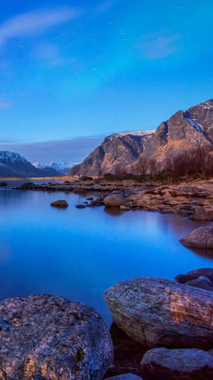 Обои природа, вода, отражение, озеро, гора в разрешении 750x1334