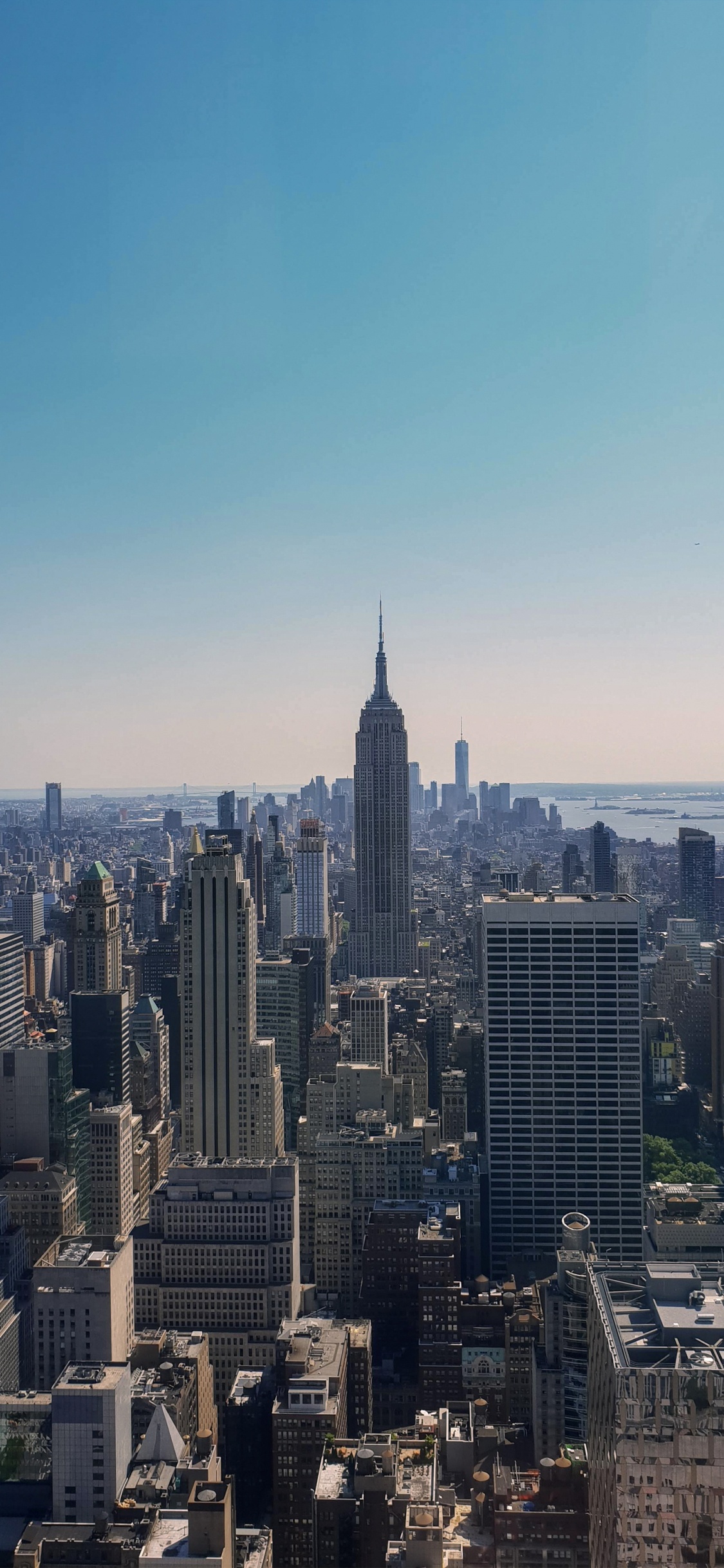 Обои Manhattan View, Empire State Building в разрешении 1125x2436