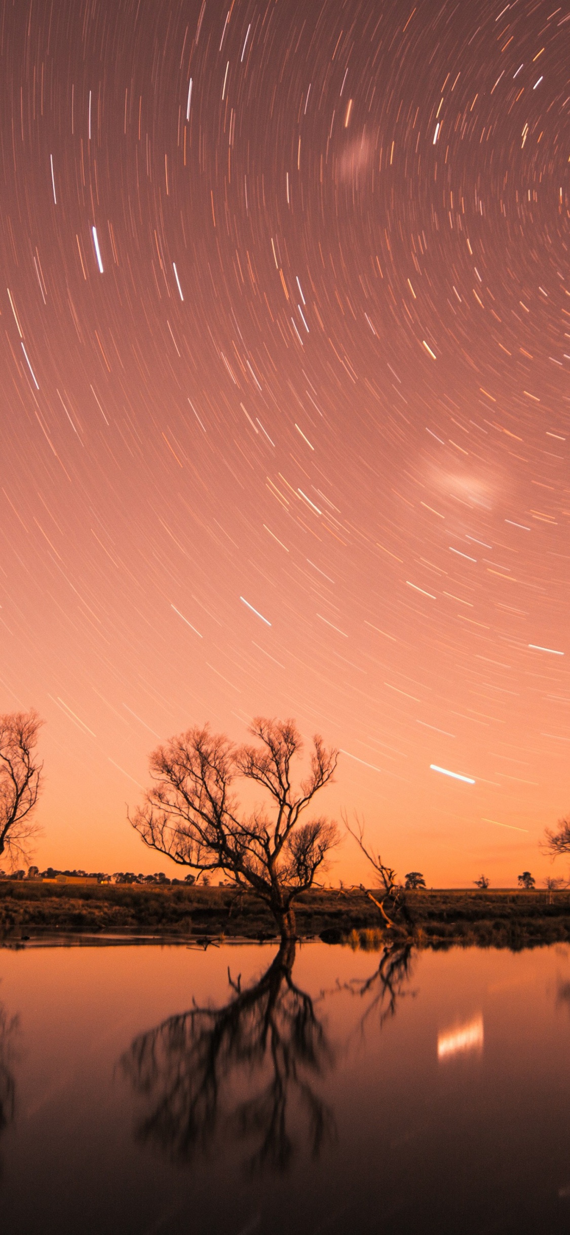Обои Звездный след, телевизор, вода, облако, атмосфера в разрешении 1125x2436