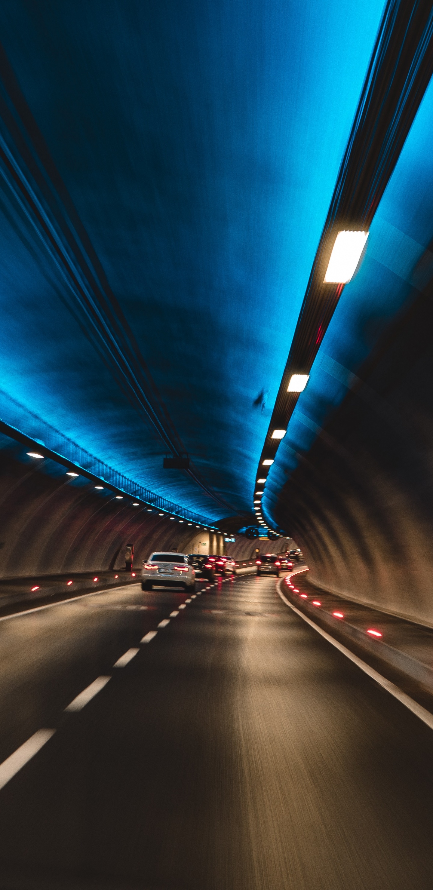 Обои туннель, синий, дорога, магистраль, автострада в разрешении 1440x2960