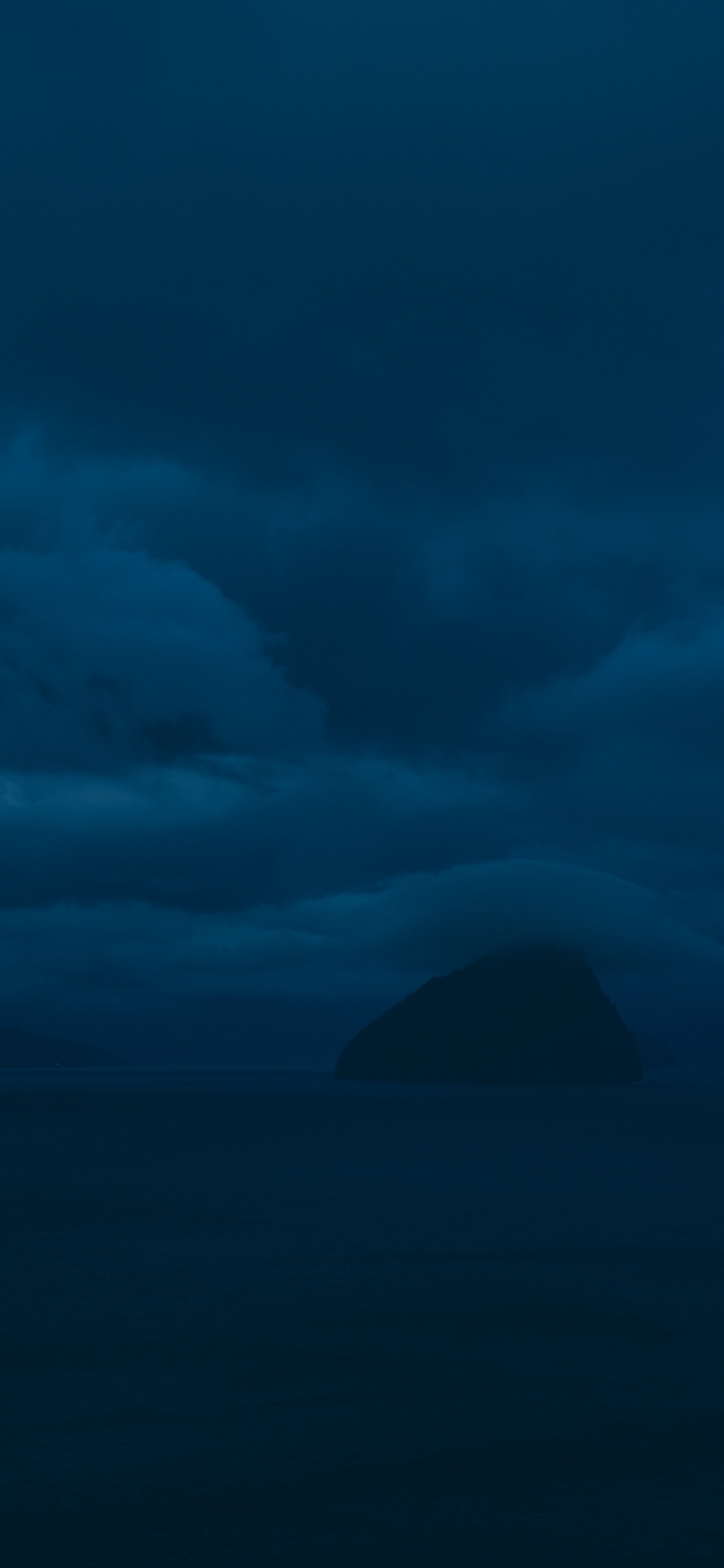 Обои лазурный, Аква, кучевое облако, синий, небо в разрешении 1125x2436