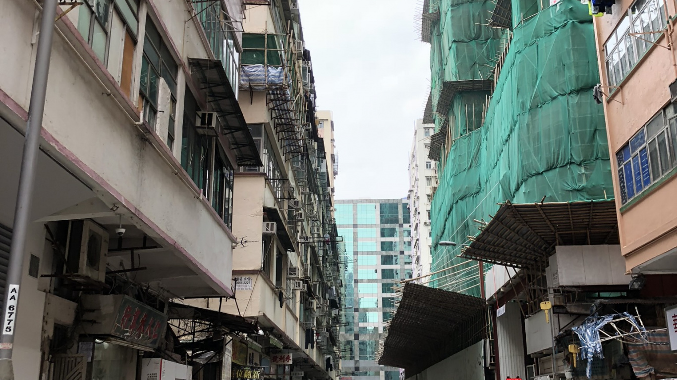 Обои Король, дорога, соседство, улица, архитектура в разрешении 1366x768