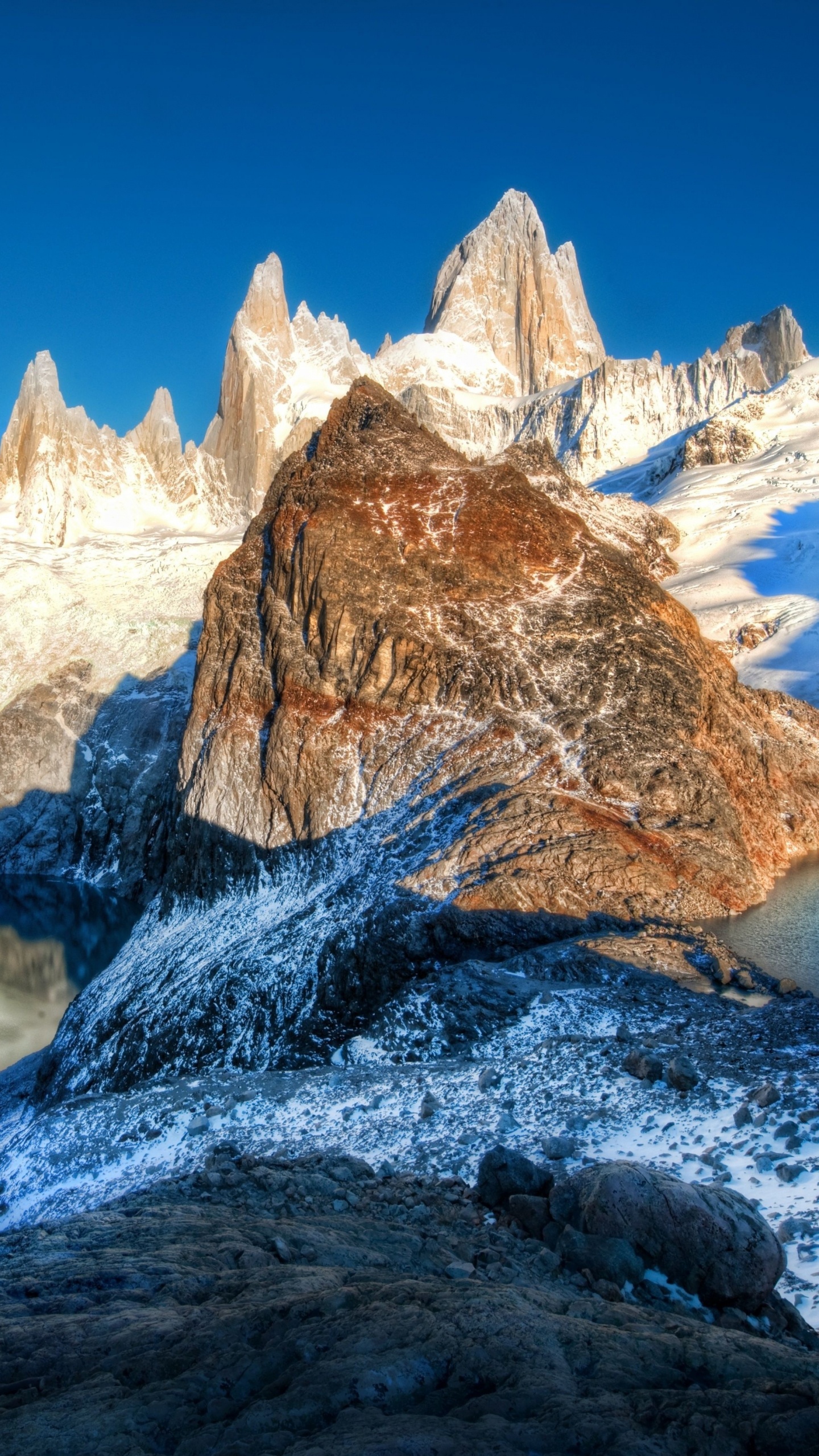 Обои горный рельеф, гора, природа, горный хребет, дикая местность в разрешении 1440x2560
