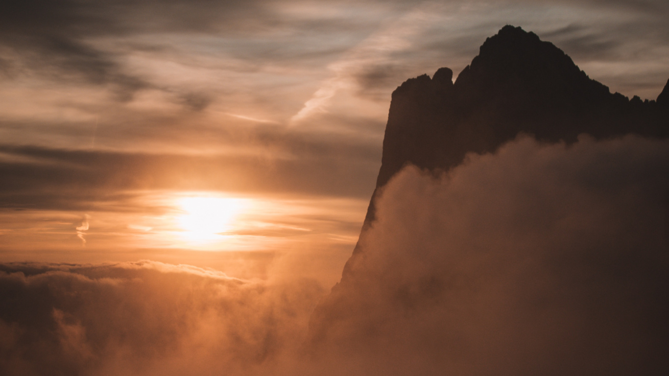 Обои облако, атмосфера, природный ландшафт, свет, утро в разрешении 1366x768