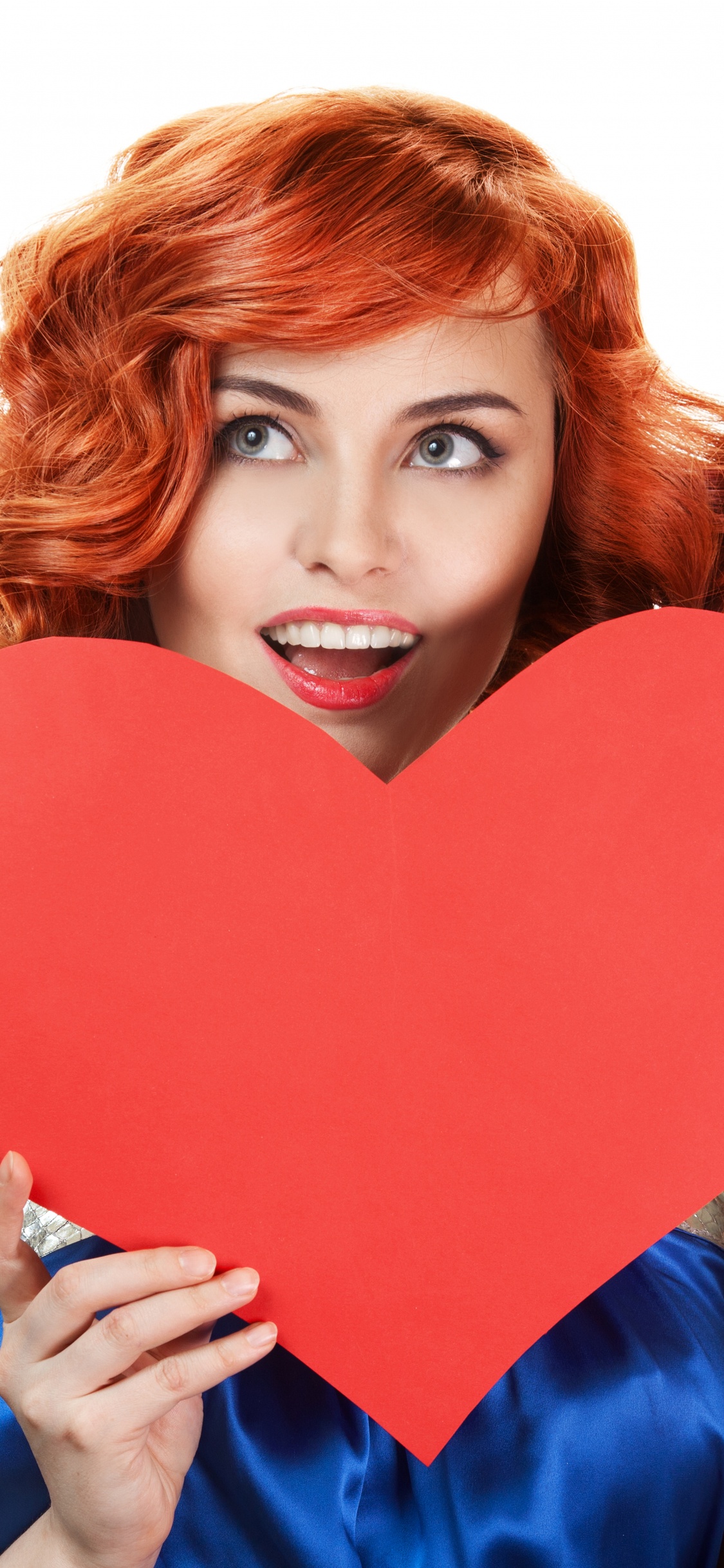 Обои День Святого Валентина, сердце, красный цвет, губа, красота в разрешении 1125x2436