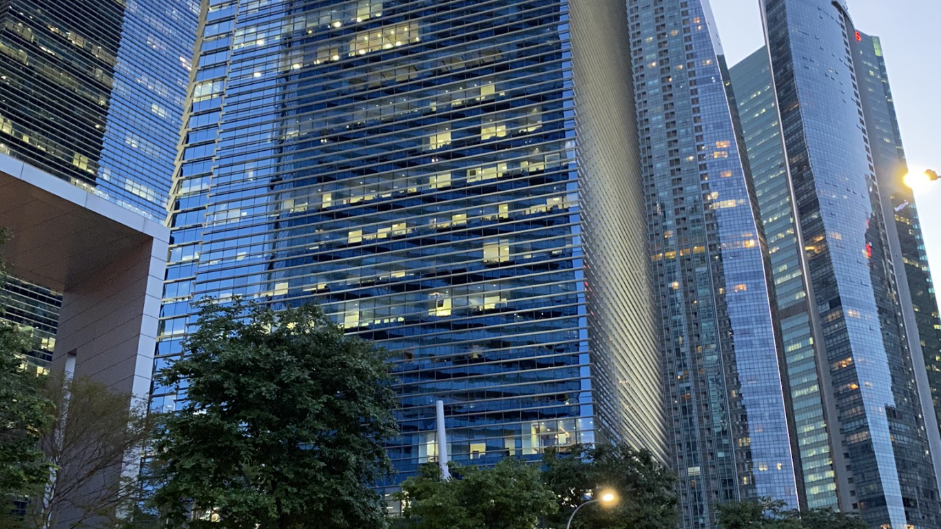 Обои башня, город, метрополия, городской район, небоскреб в разрешении 1366x768