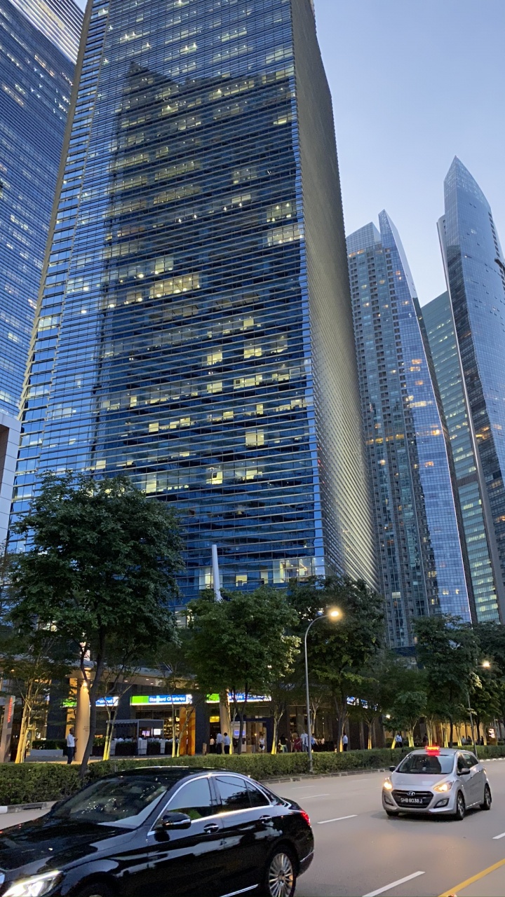 Обои башня, город, метрополия, городской район, небоскреб в разрешении 720x1280