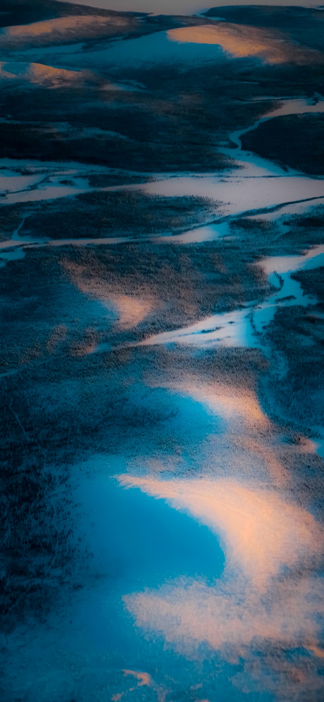 Обои отражение, вода, гидроресурсы, атмосфера, синий в разрешении 1125x2436