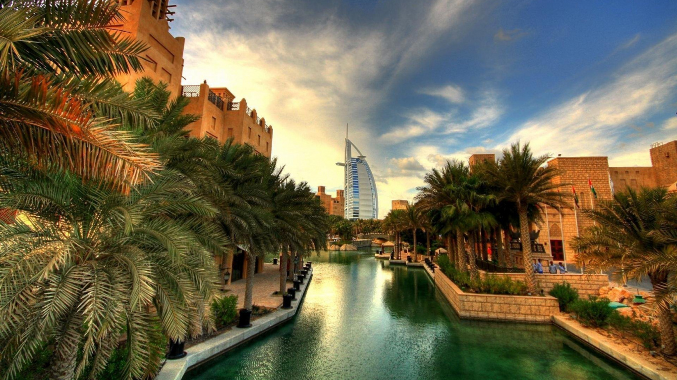 Обои Бурдж Аль араб, Бурдж Халифа, вода, дерево, Пальма в разрешении 1366x768