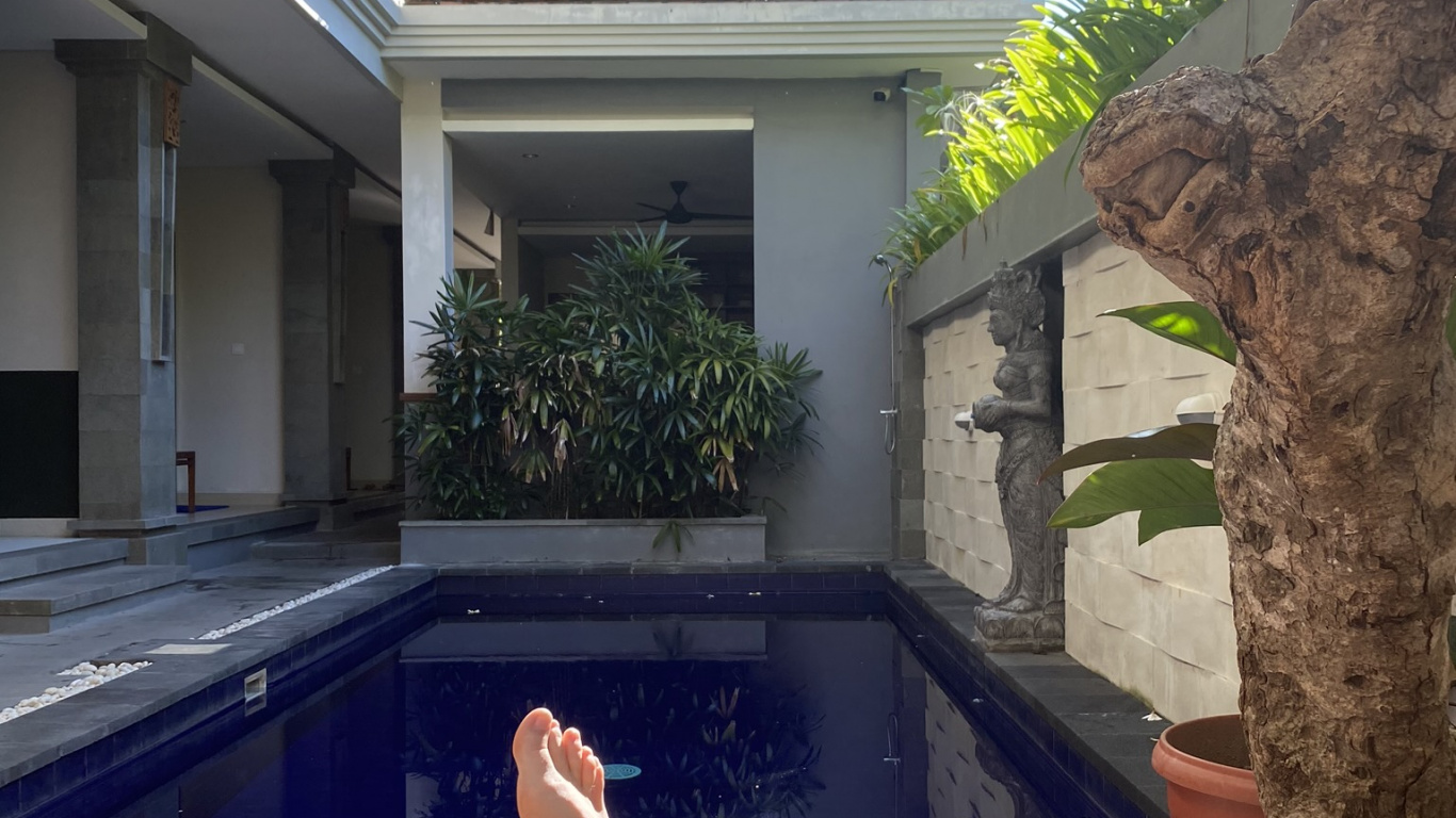 Обои Хаус, плавательный бассейн, недвижимость, свойство, лепесток в разрешении 1366x768