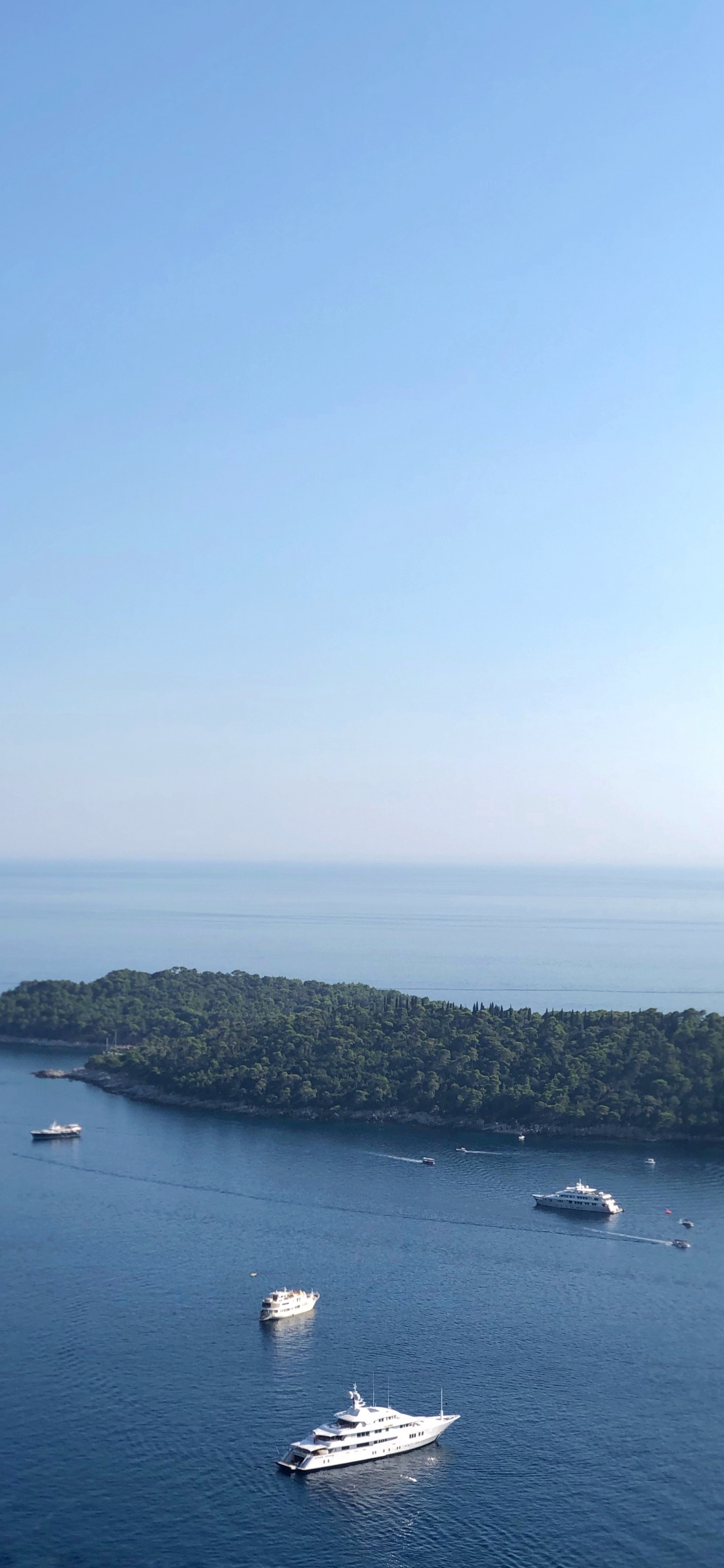 Обои море, ущелье Кутанг, вода, водоем, судно в разрешении 1125x2436