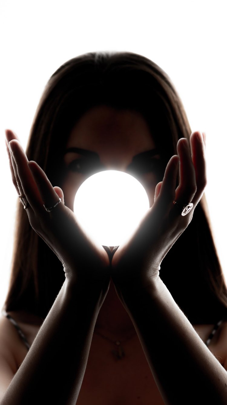 Обои свет, коричневый цвет, шея, материальное свойство, симметрия в разрешении 750x1334