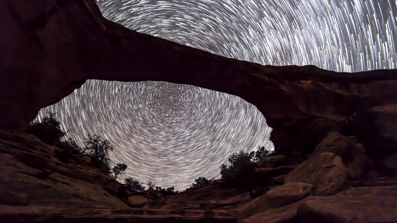 Обои ночь, естественная арка, служба национальных парков, национальный парк каньонлендс, небо в разрешении 1366x768