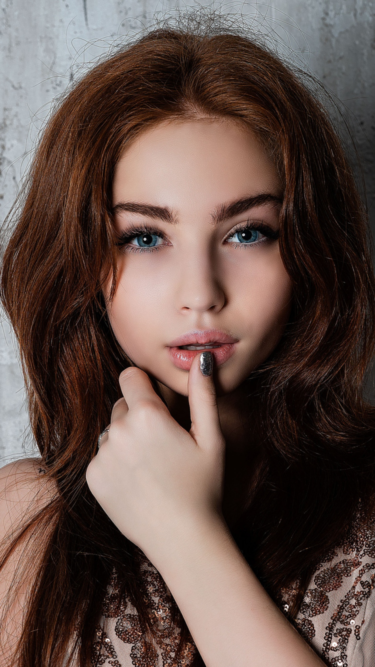 Обои лицо, волосы, губа, красота, кожа в разрешении 750x1334