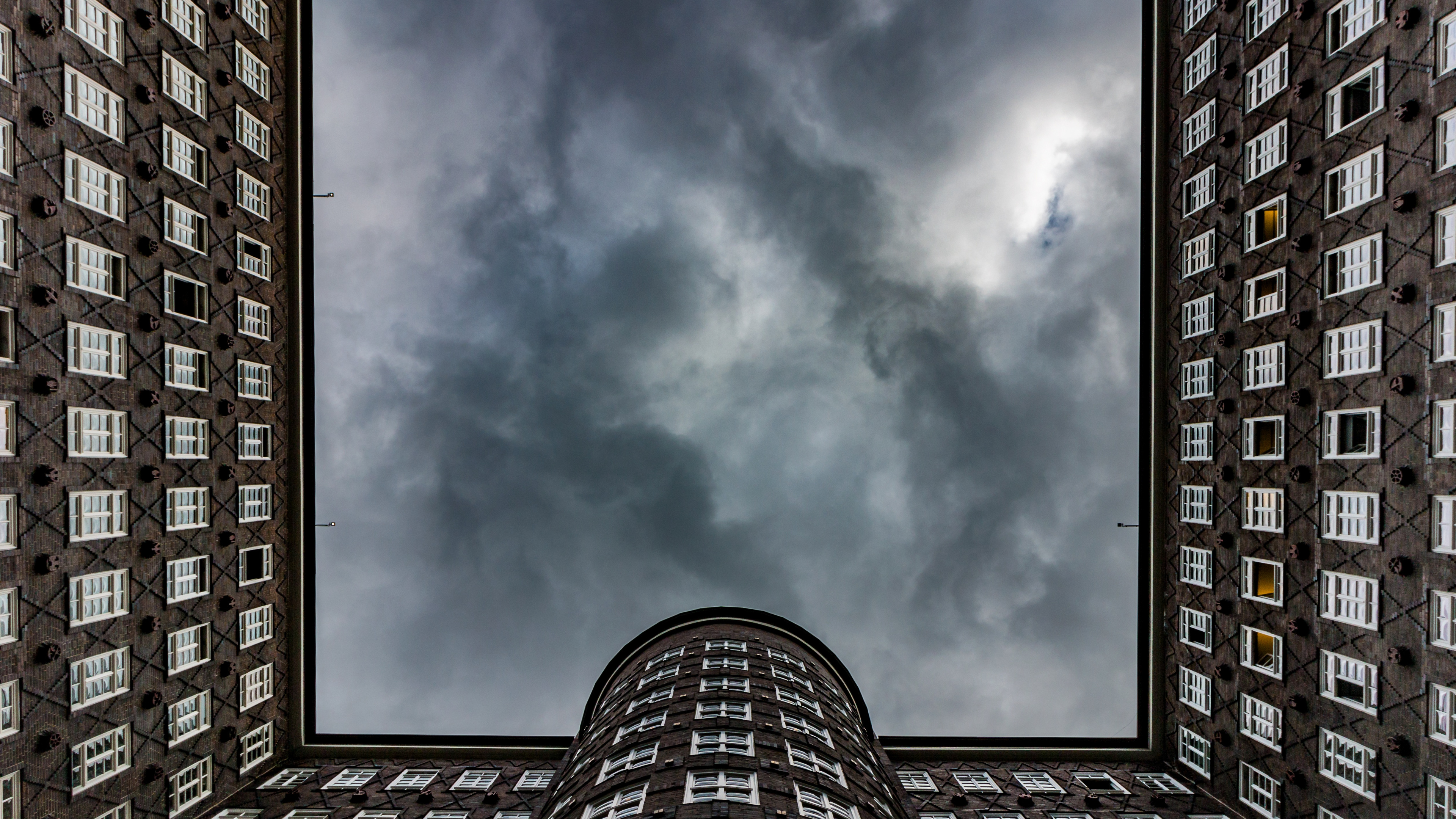 Обои здание, фасад, архитектура, дневное время, облако в разрешении 3840x2160