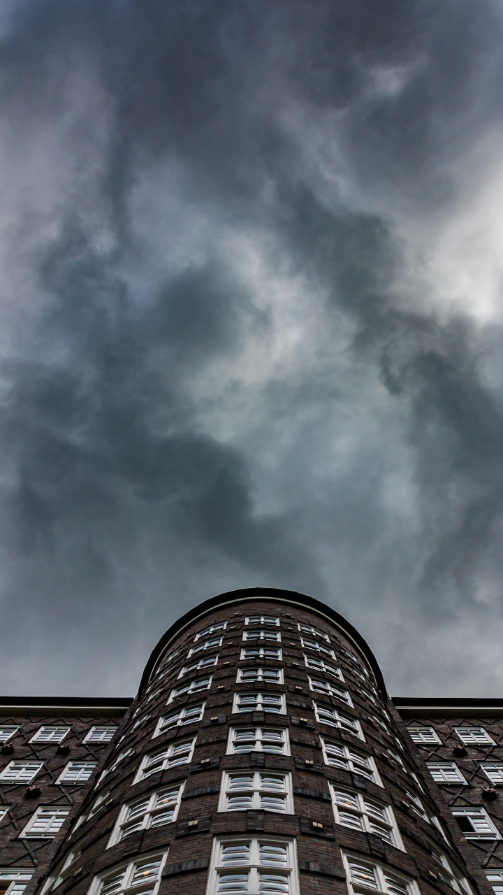 Обои здание, фасад, архитектура, дневное время, облако в разрешении 720x1280