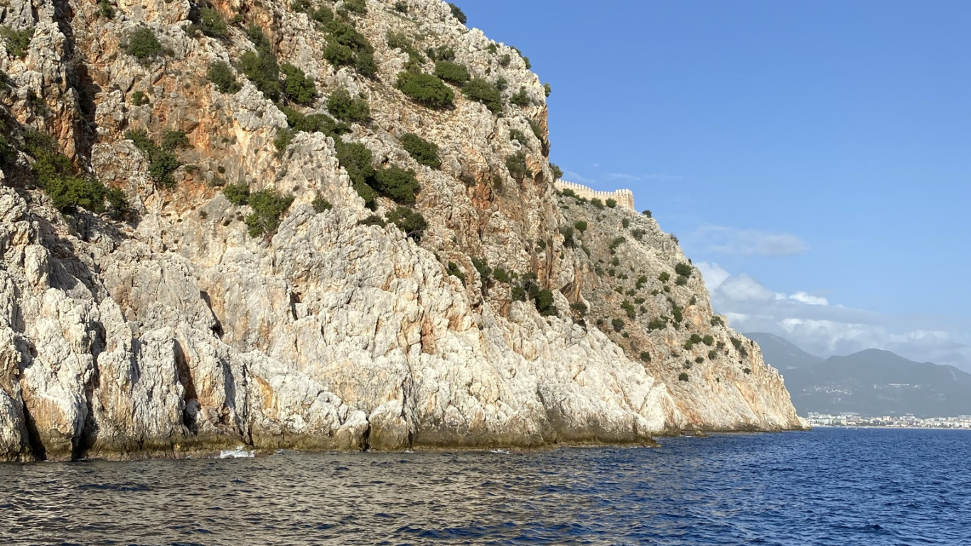 Обои море, Ионическое море, островок, вода, гора в разрешении 1366x768