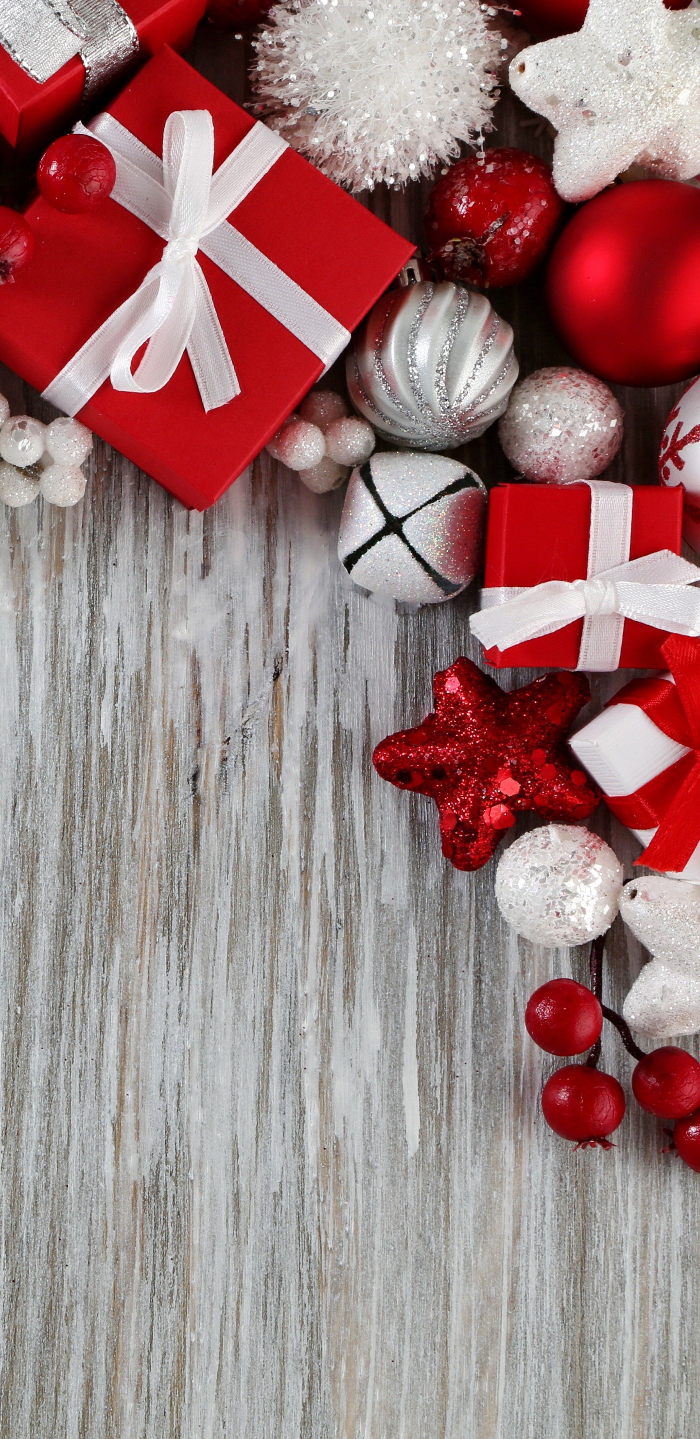 Обои Рождественский день, Новый год, красный цвет, Рождественские украшения, рождественский орнамент в разрешении 1440x2960