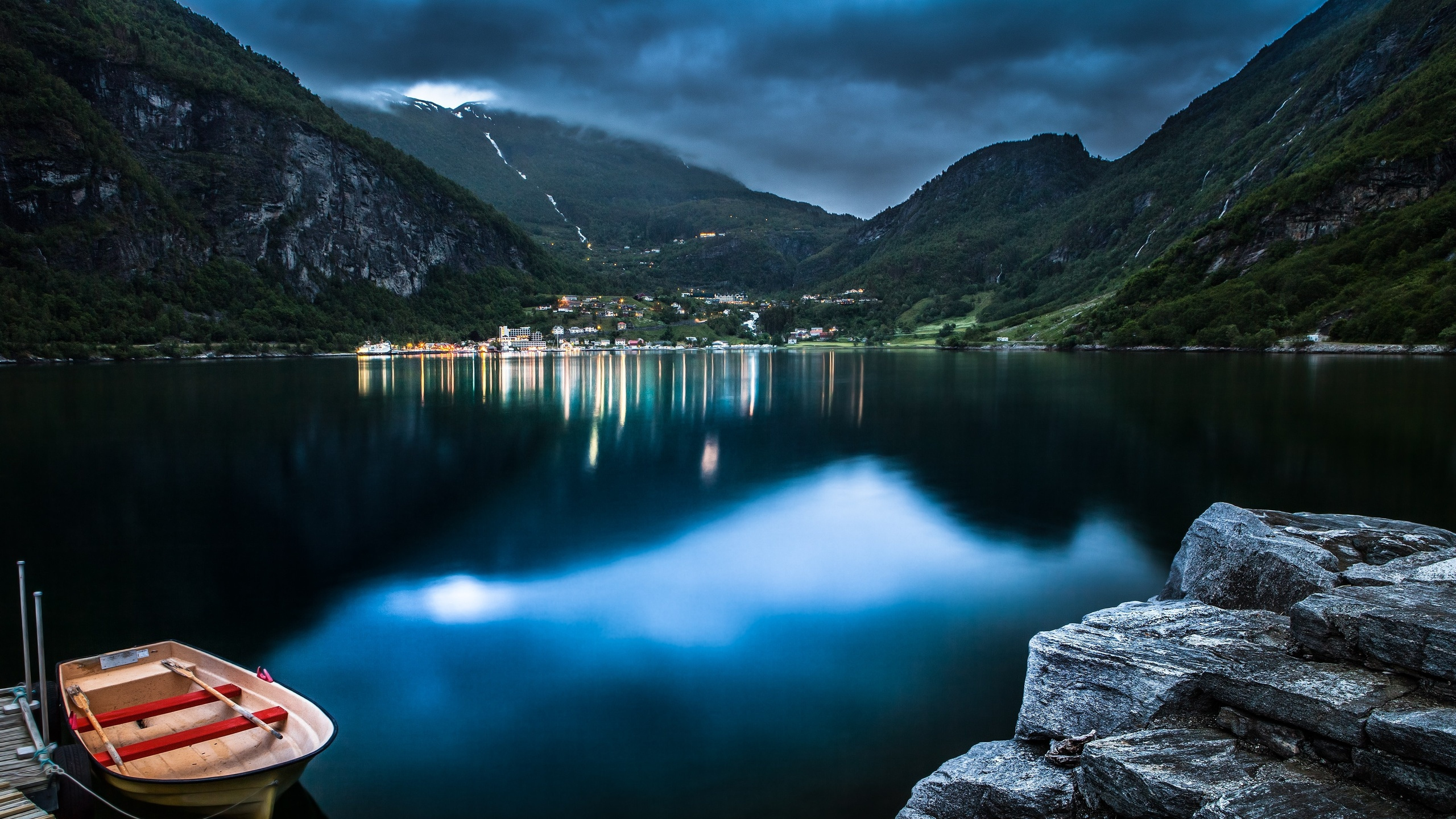 Обои фьорд, гейрангер, природа, вода, гора в разрешении 2560x1440