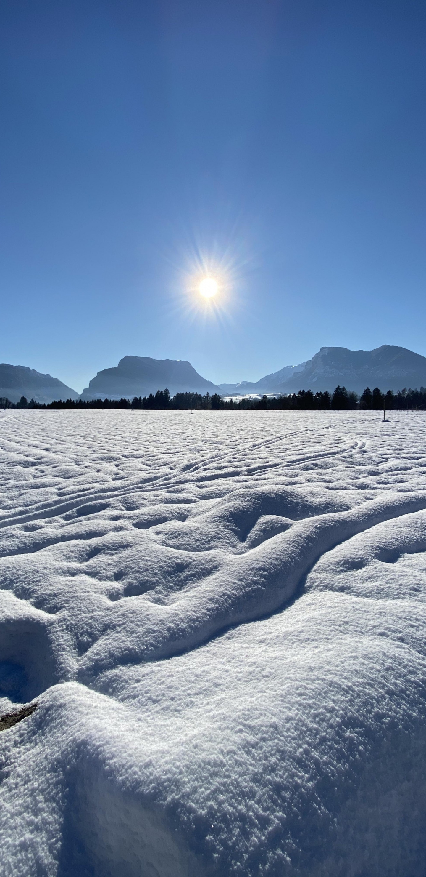 Обои зима, пейзаж, атмосфера, горный хребет, солнце в разрешении 1440x2960