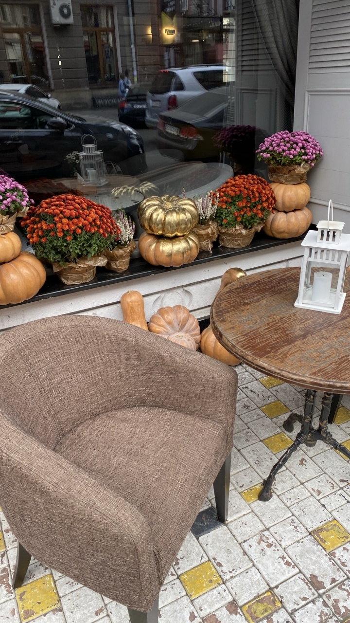 Обои таблица, дверь, пища, цельный продукт, общественное место в разрешении 720x1280