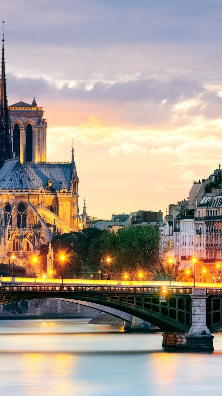 Обои город, ориентир, городской пейзаж, городок, городской район в разрешении 720x1280