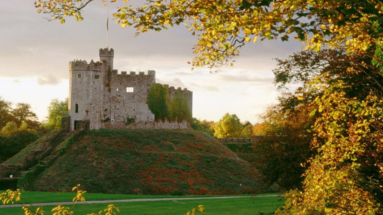Обои замок Кардифф Уэльс, Замок Кардифф, замок, природа, осень в разрешении 1280x720