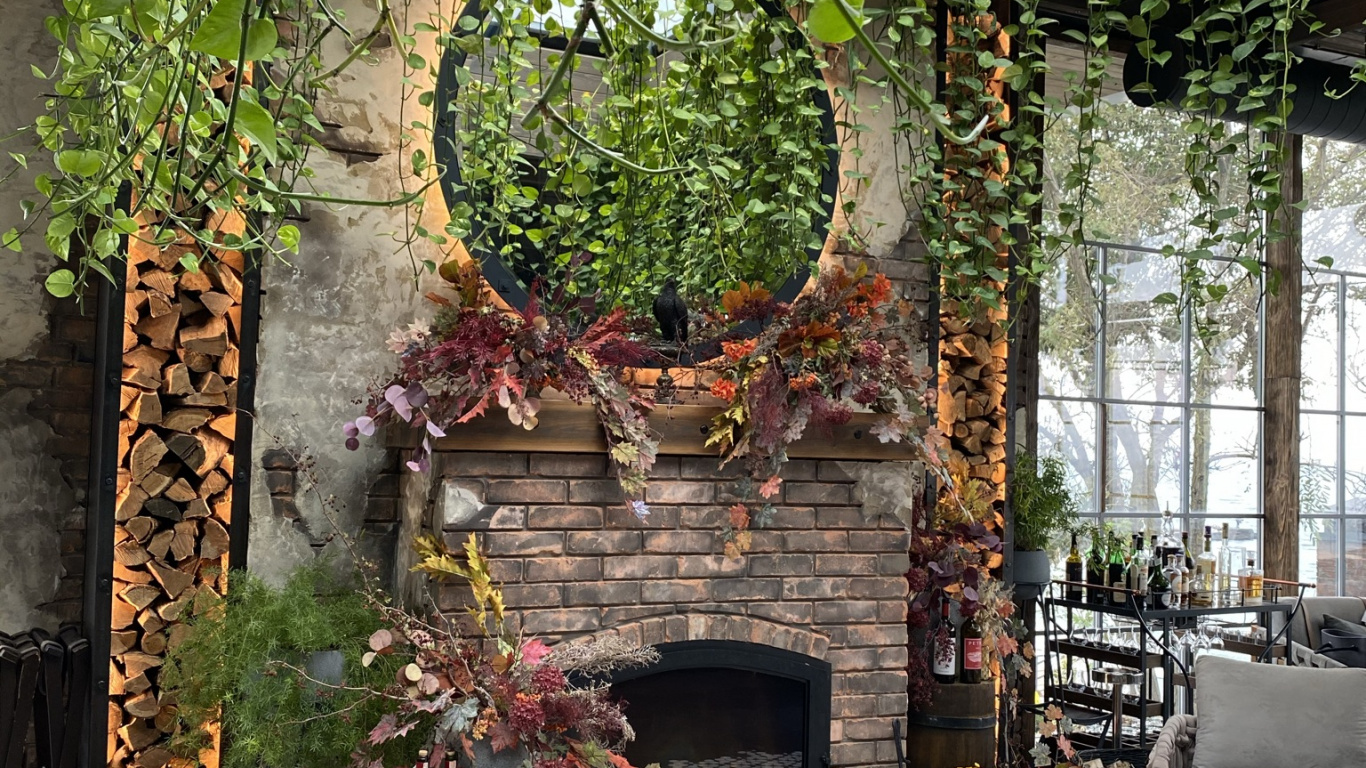 Обои двор, патио, цветочный горшок, дизайн интерьера, камин в разрешении 1366x768