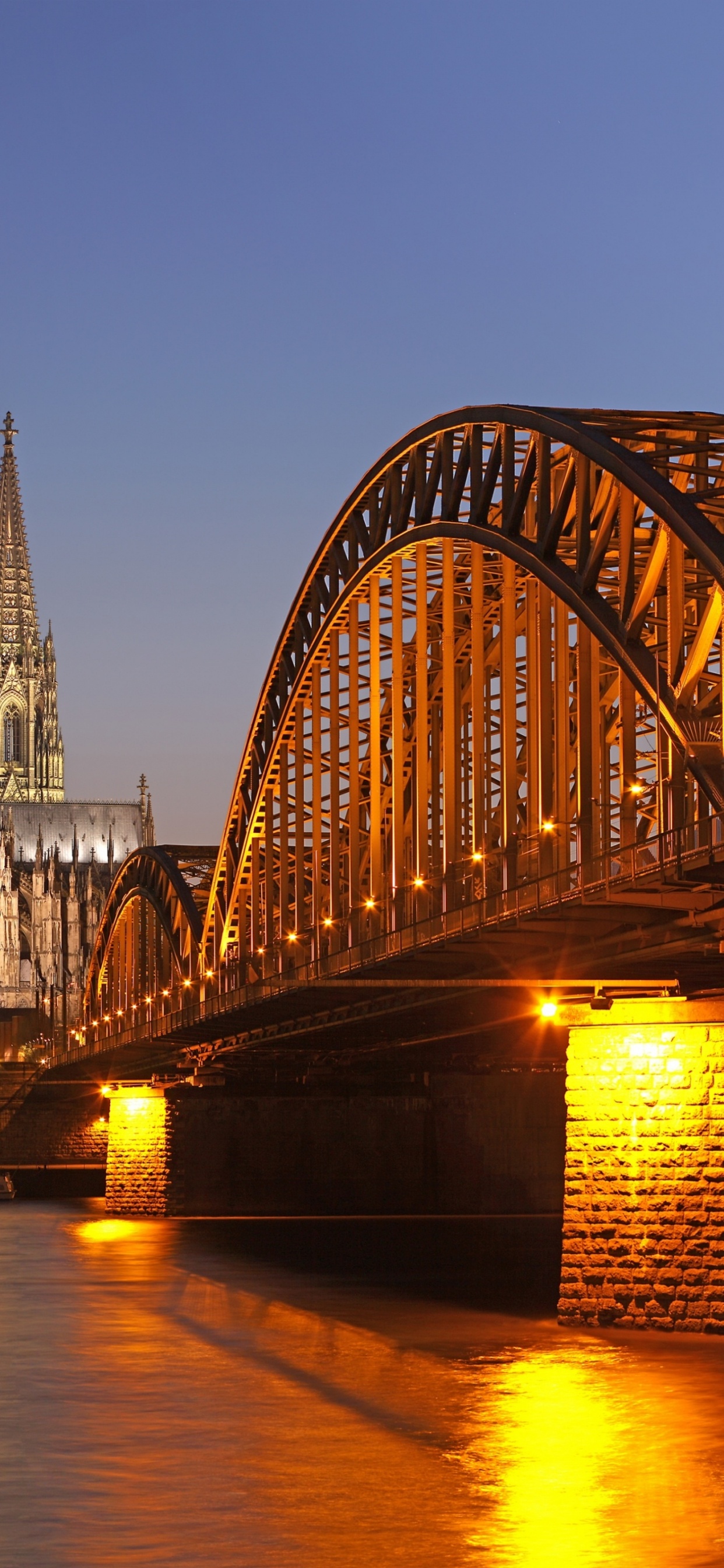 Обои вечер, архитектура, мост, Кельн, достопримечательность в разрешении 1242x2688