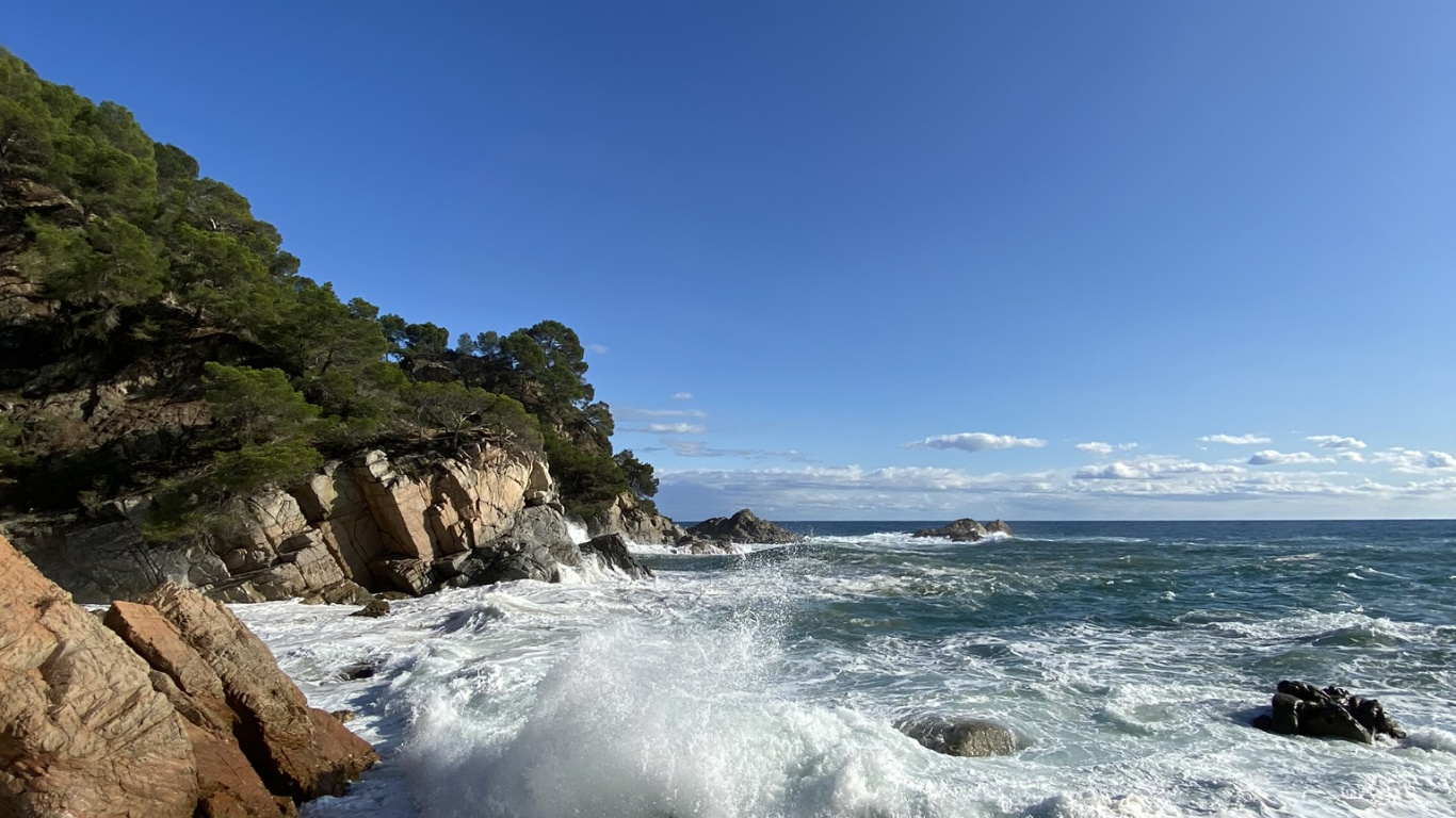 Обои море, вода, водоем, жидкость, рок в разрешении 1366x768