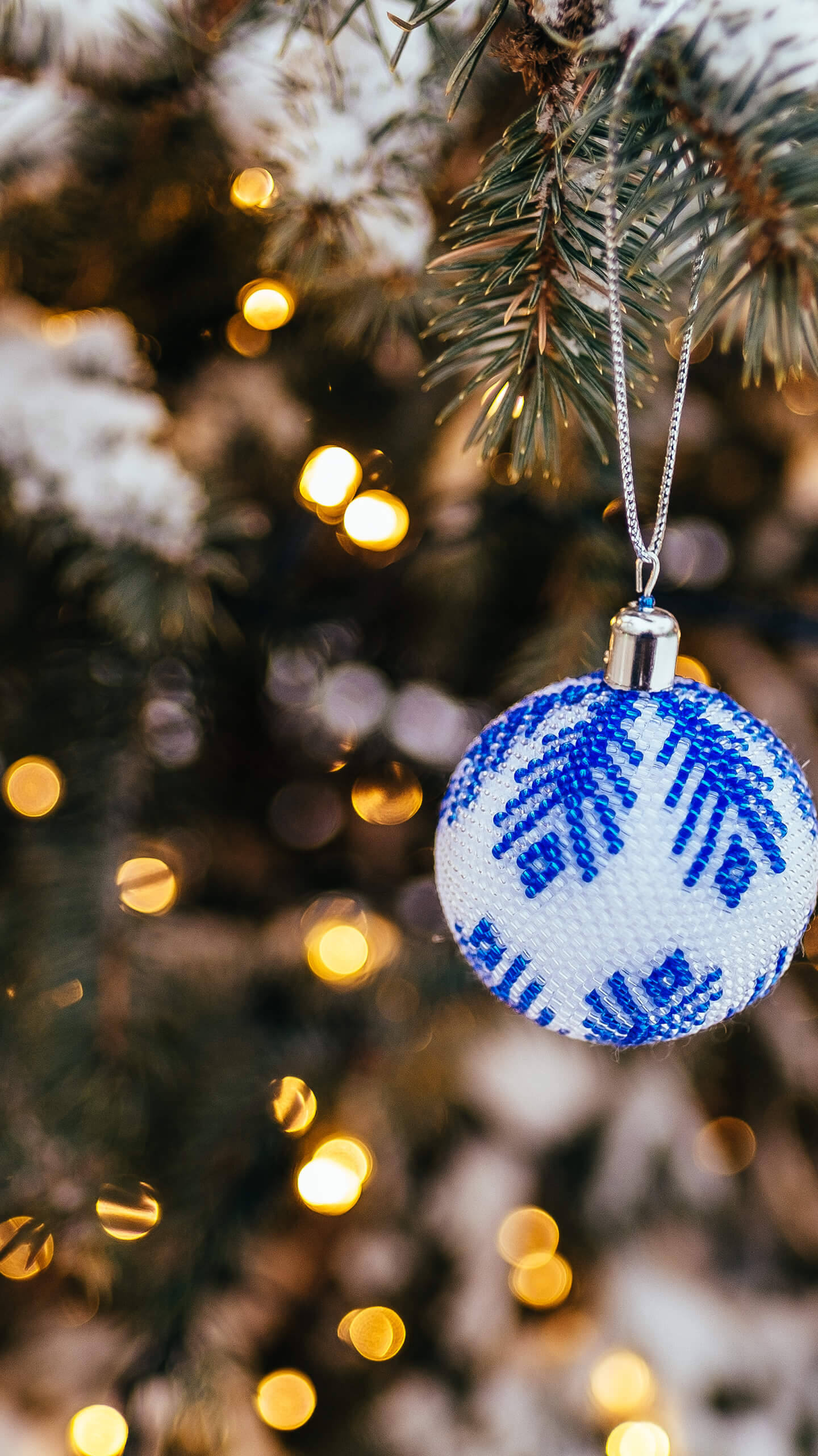 Обои Рождество, елка, пихта, ель, рождественский орнамент в разрешении 1440x2560