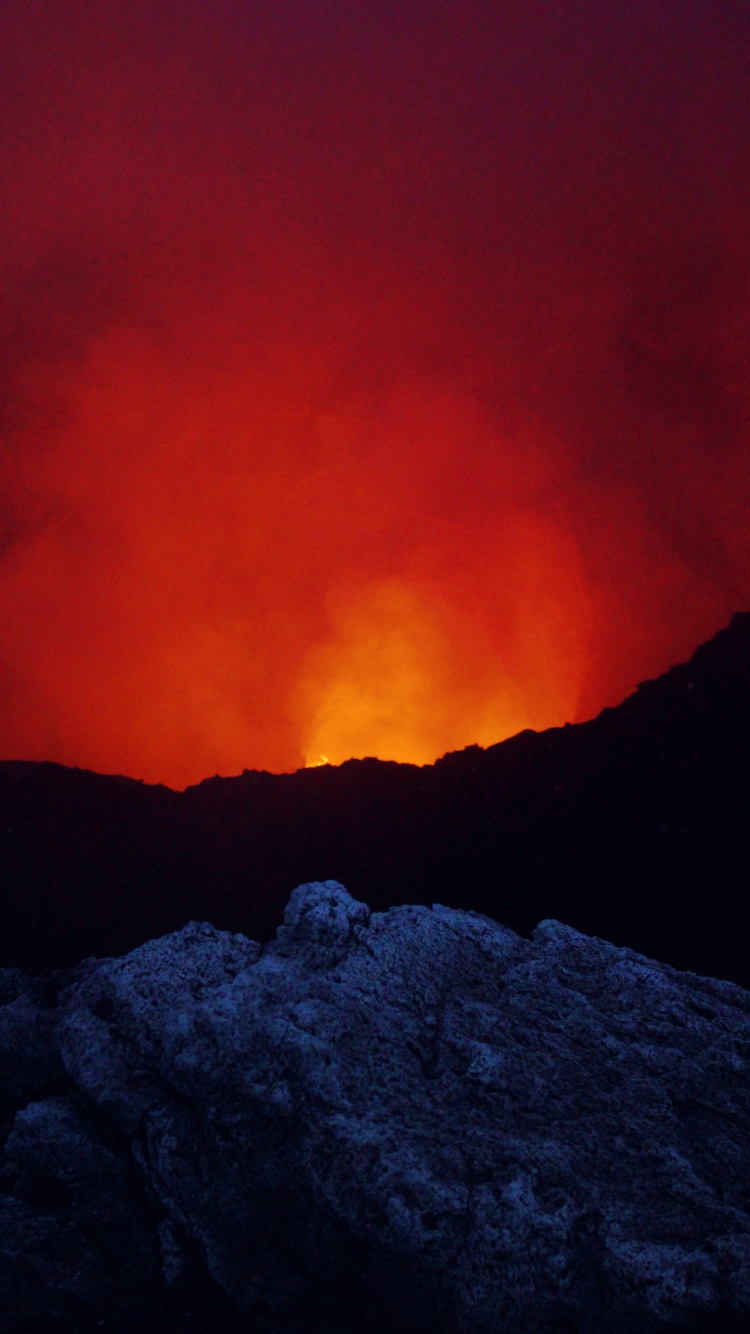 Обои вулкан масая, вулкан, красный цвет, типы вулканических извержений, рок в разрешении 750x1334