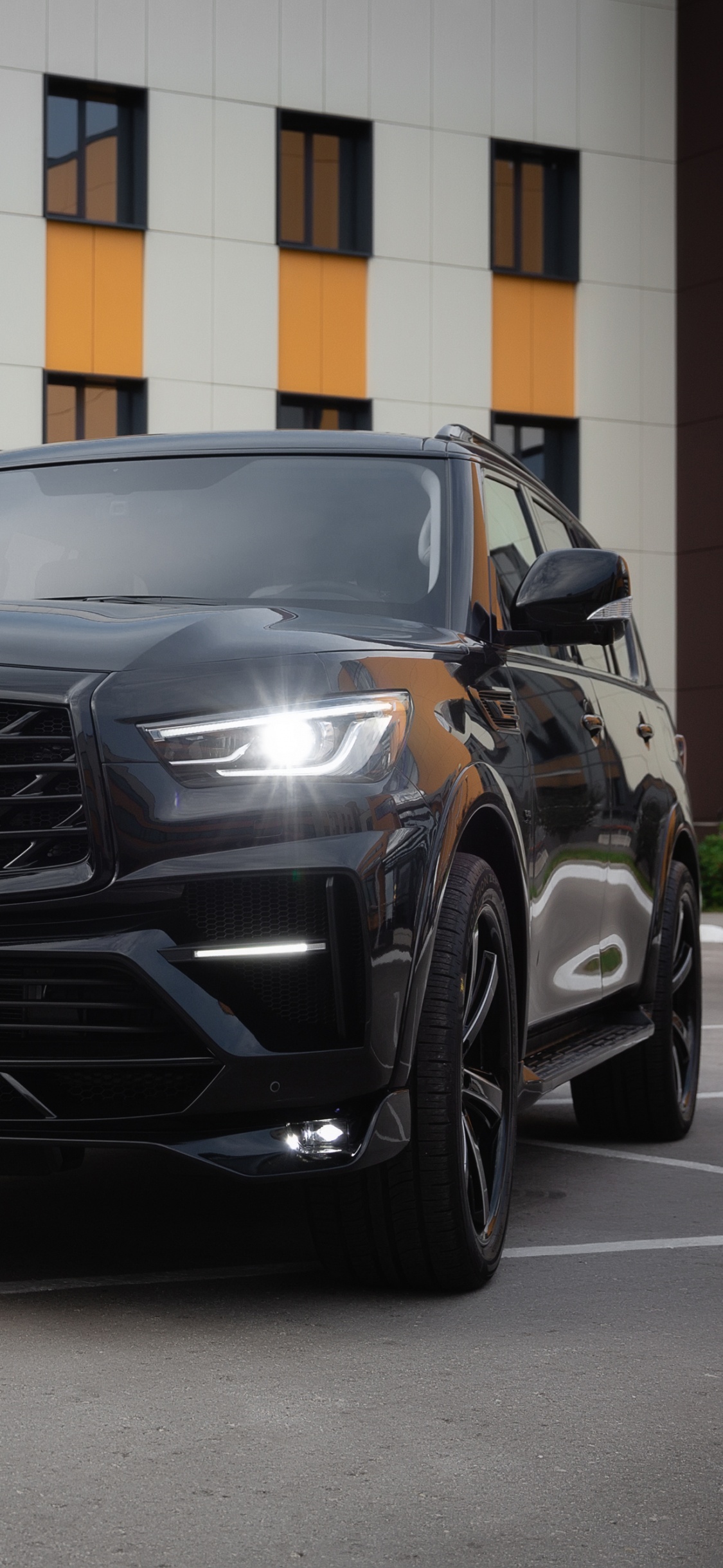 Обои ИНФИНИТИ QX80 2018, Infiniti, авто, решетка, автомобильный экстерьер в разрешении 1125x2436